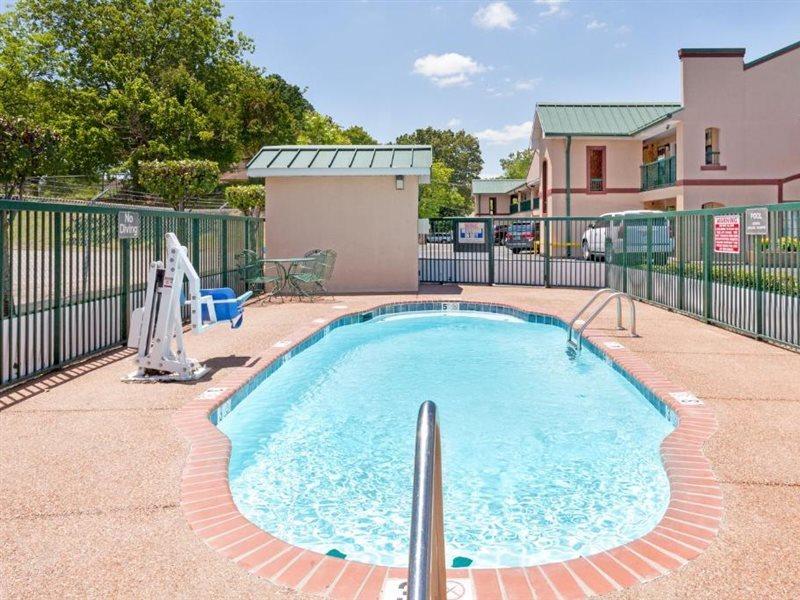 Days Inn By Wyndham Lexington Extérieur photo