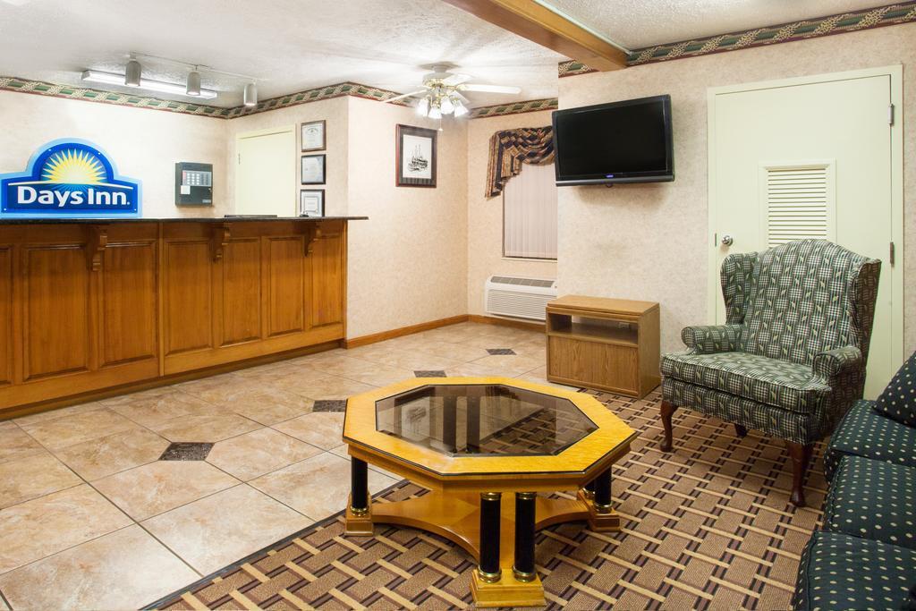 Days Inn By Wyndham Lexington Extérieur photo